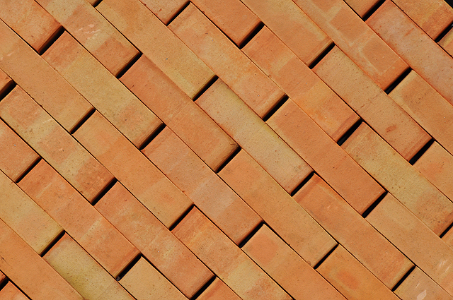 tehelňa v Poľsku hrubá keramika obkladové fasádne tehly horáky na uhlie