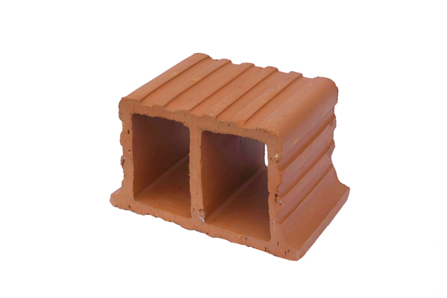 tehelňa v Poľsku hrubá keramika obkladové fasádne tehly horáky na uhlie