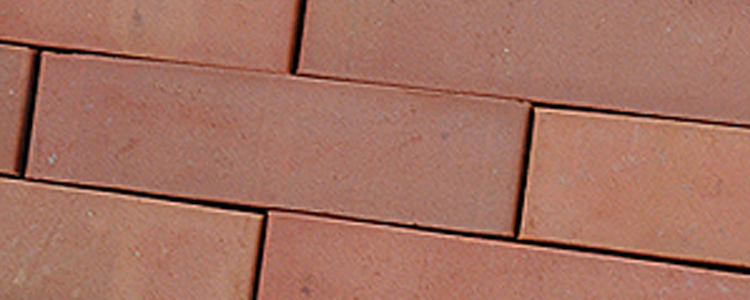 tehelňa v Poľsku hrubá keramika obkladové fasádne tehly horáky na uhlie